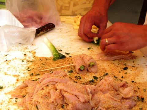 Gevulde kipspiesjes (spiedini di pollo ripiene)