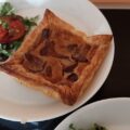 Cantharellentaartje met bladerdeeg ( “Tartelettes aux cantharelles” )