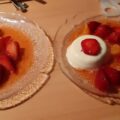 Panna Cotta met cointreau en aardbeiensalade