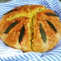 Pompoenbrood met salie