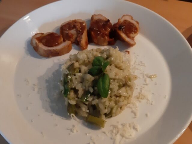 Risotto met groene asperges en pesto