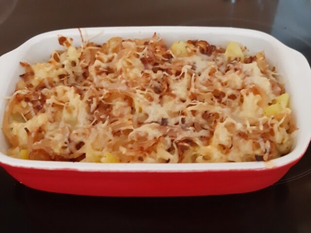 Zwitsere Alpenmacaroni – Schweizer Älplermagronen