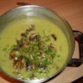 Broccolisoep met roomkaas en champignons