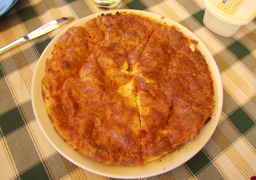 Broodquiche met kaas en tomaten
