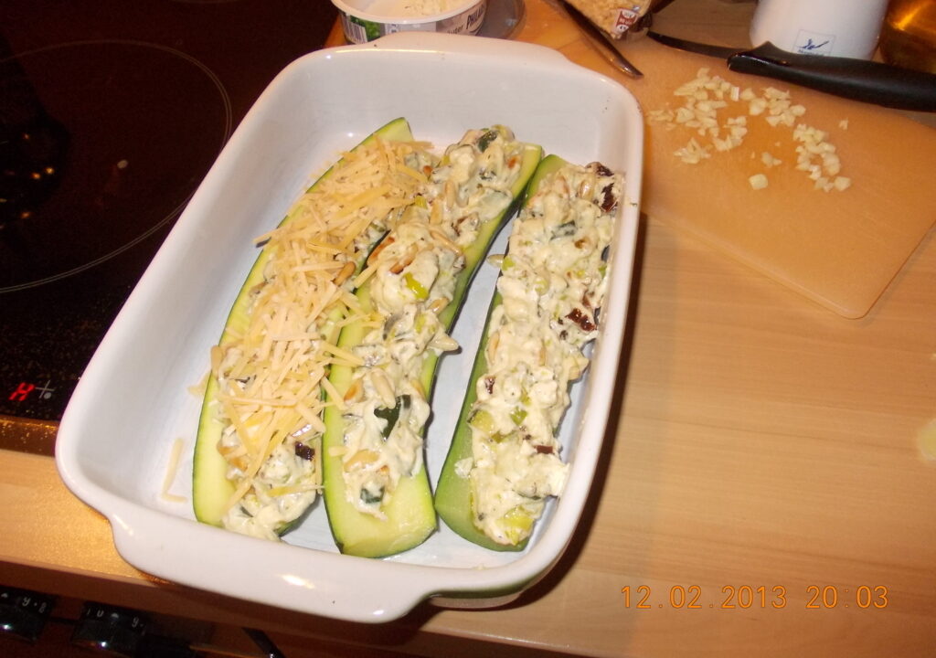 Courgette gevuld met feta en gedroogde tomaten