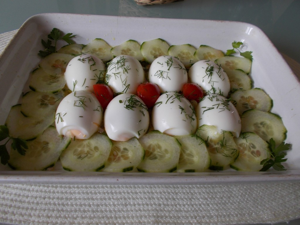 Halve eieren in een heerlijke marinade