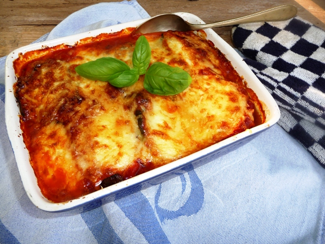 Aubergineschotel met gehaktballetjes en kaas (Kikikeli)