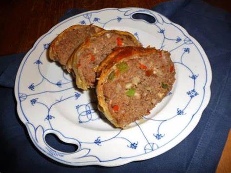 Hackbraten in bladerdeeg met kaas en paprika