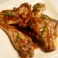 Lamskoteletjes met honing – tijmsaus