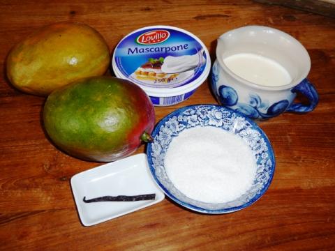 Eenvoudig mango mascarpone dessert
