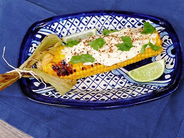 Geroosterde maïskolven op z’n Mexicaans
