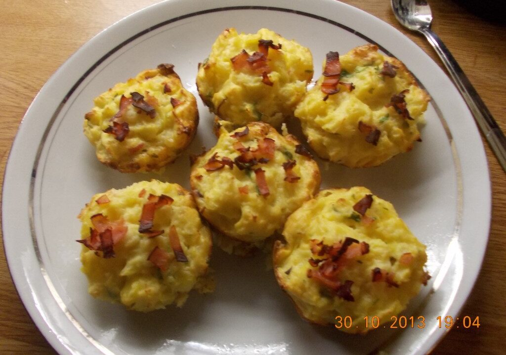 Aardappel-bloemkool muffins met ham en kaas