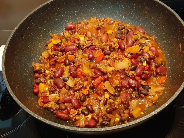 Chili con carne met kidneybonen, zwarte bonen en gehakt