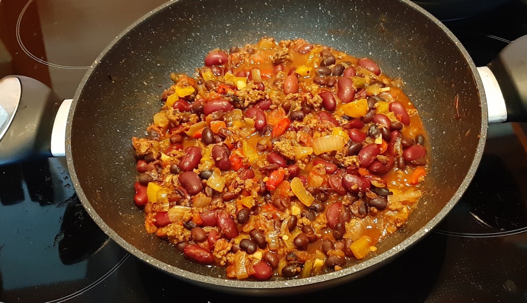 Chili con carne met kidneybonen, zwarte bonen en gehakt