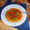 Spaanse rode linzensoep met chorizo en tomaat