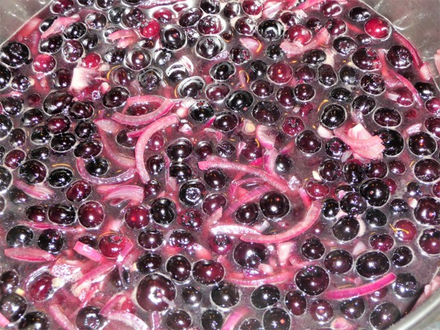 Blauwe bessen chutney