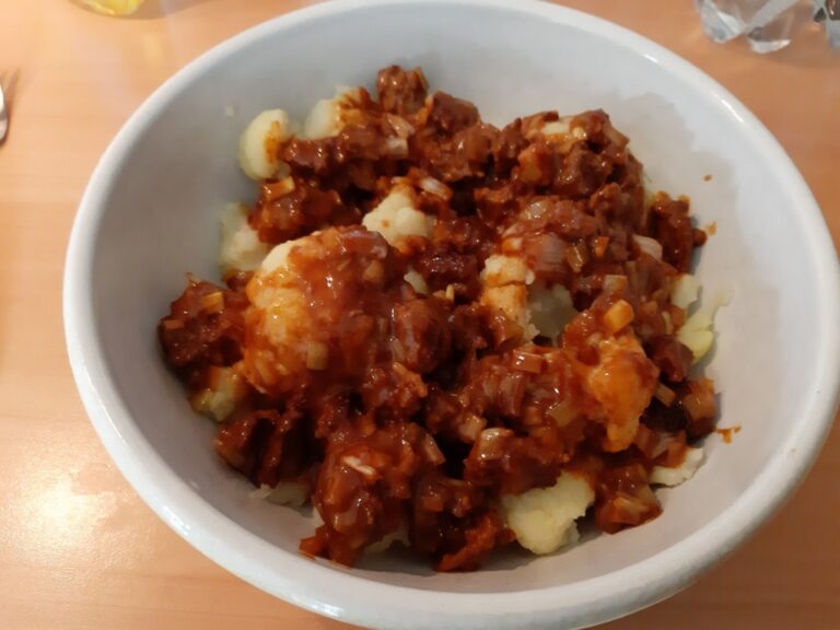 Bloemkool met pinda-gehaktsaus