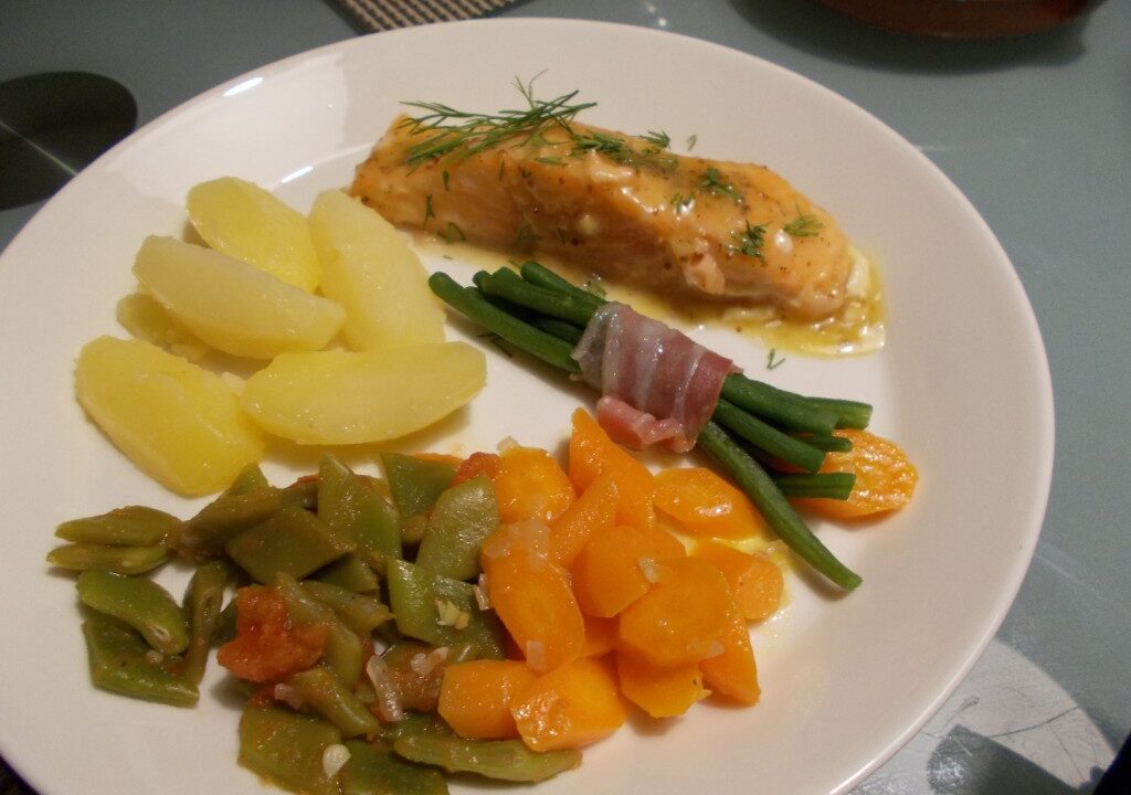 Langzaam gegaarde zalmfilet met lemoncurd en dille
