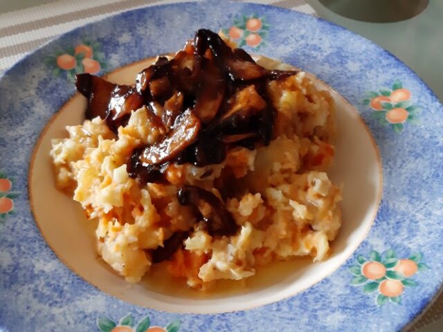 Romige hutspot van Petra met teriyaki paddenstoelen