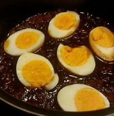 Telor boemboe bali: eieren in pittige chilisaus