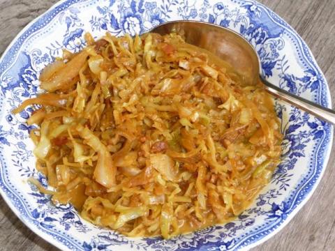 Gewokte spitskool met kokosmelk