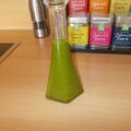 Basilicumdressing op basis van zelfgemaakte basilicumolie