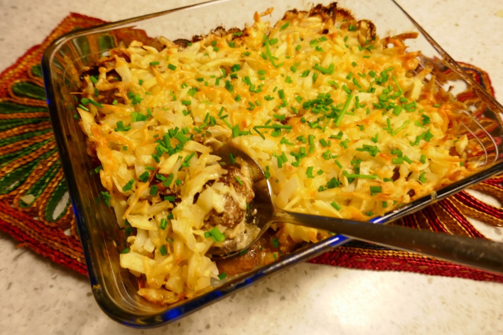 Hollandse gehaktballetjes schotel met een rösti-kaasdakje