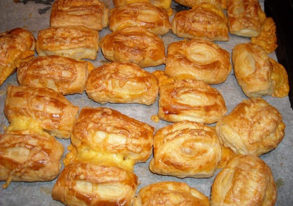 Kaasbroodjes van bladerdeeg