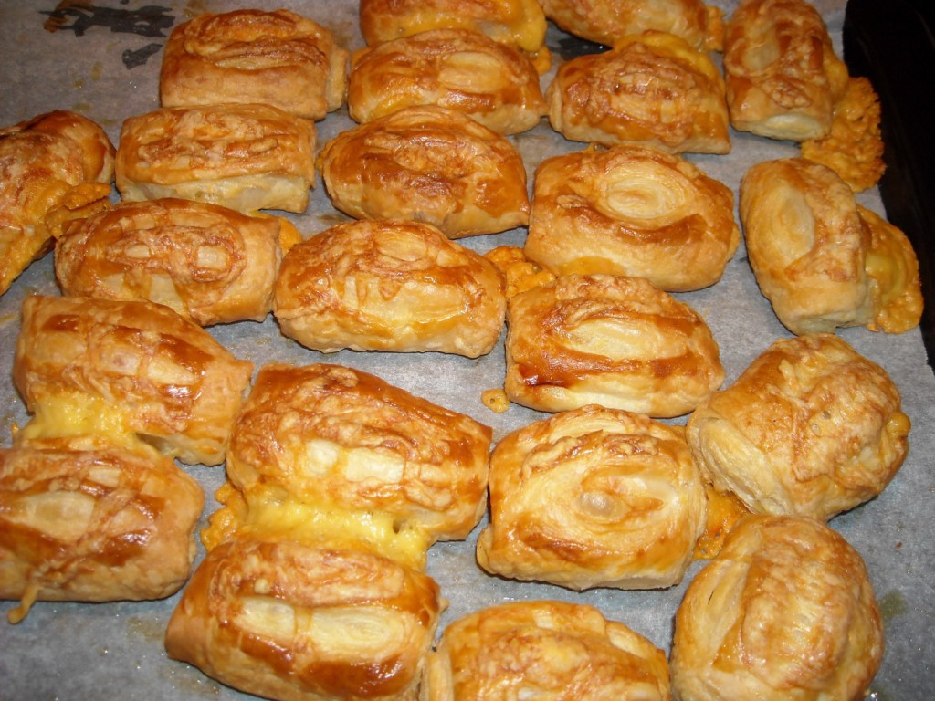 Kaasbroodjes van bladerdeeg