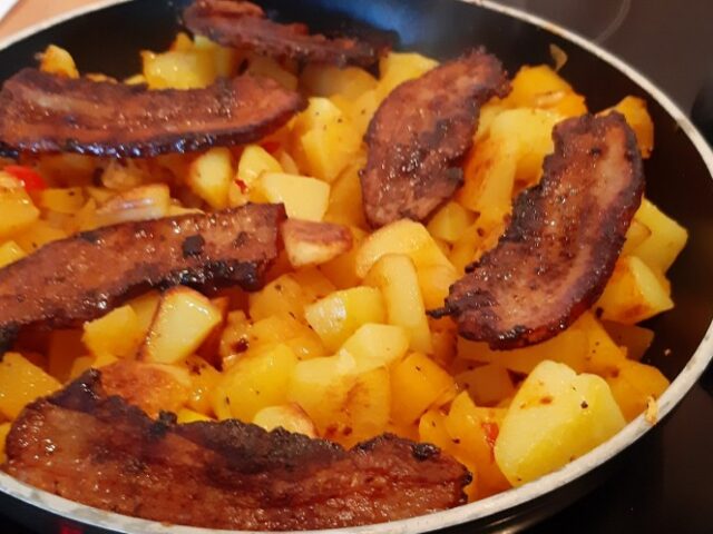Koolraap, Oosters gekruid met ketjapspeklapjes en gebakken aardappeltjes