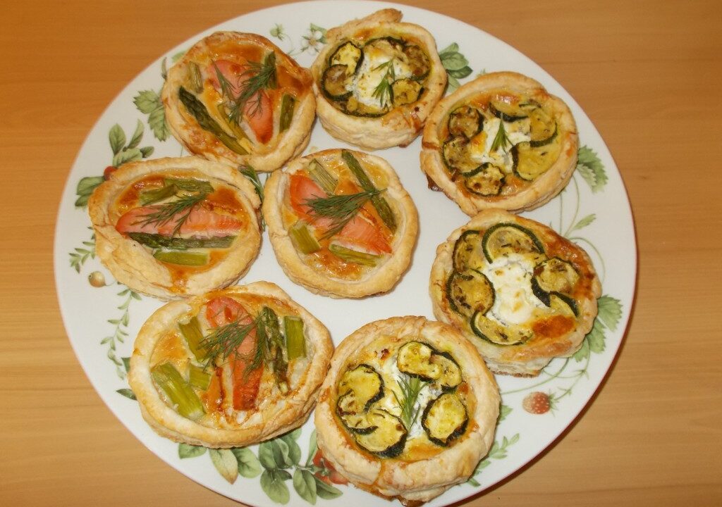 Mini quiches met zalm en groene asperges
