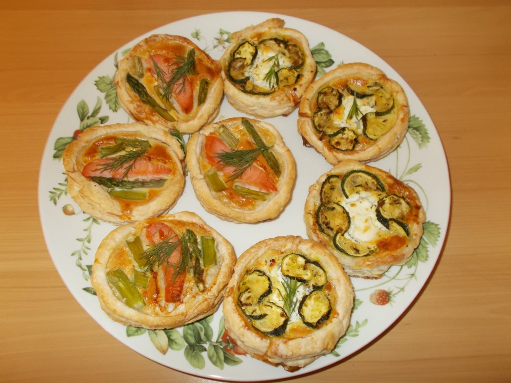Mini quiches met zalm en groene asperges