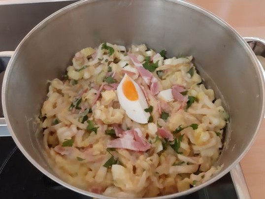 Stamppot rauwe witlof met appel ei en katenspek