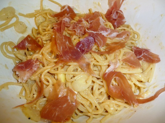 Spaghetti met asperges à la Parma