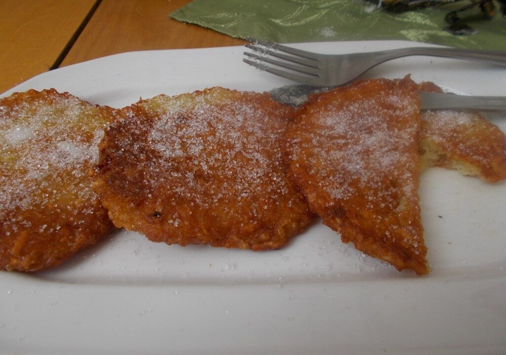Aardappelpannenkoekjes, Reibekuchen of Kartoffelpuffer