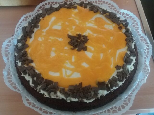 Advocaattaart met slagroom en chocolade zonder bloem