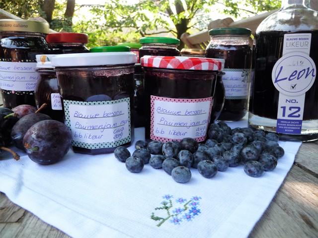 Blauwe bessen pruimenjam met likeur (of sap)