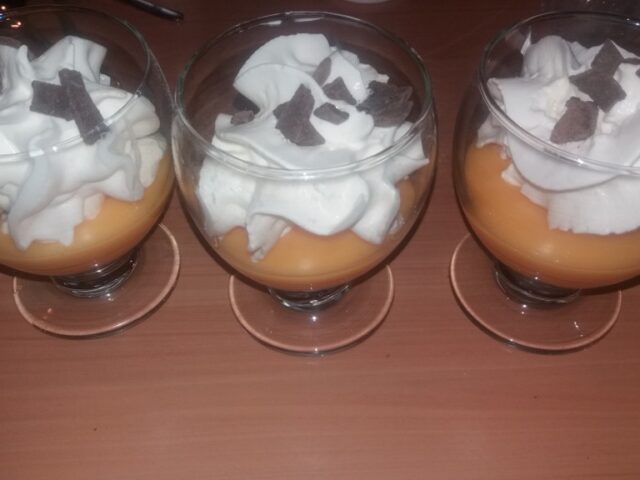Flitstoetje met advocaat en meringue