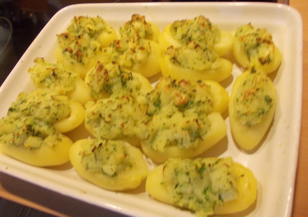 Gevulde aardappeltjes met peterselieboter