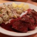 Hertenbiefstuk met port-honingsaus