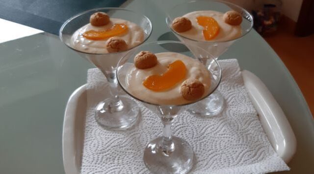 Perzikencrème met lemoncurd