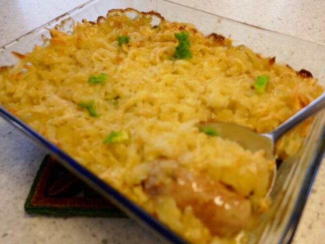 Rösti ovenschotel met venkel, spinazie en kipsaucijsjes.