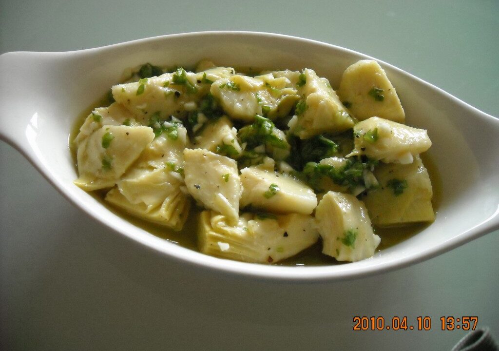 Salade van artisjokharten en blauwe kaas