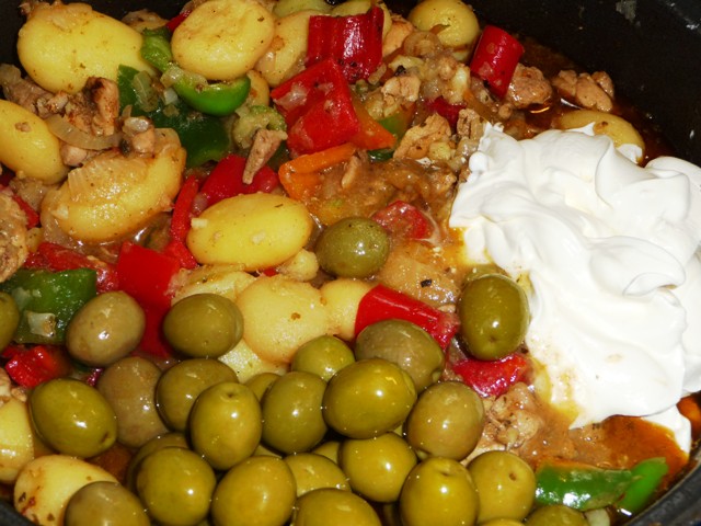 Stoofpot van kip en krieltjes met piccadillo van Jonnie Boer