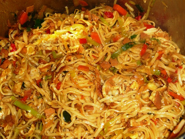 Hollandse bami met veel groenten