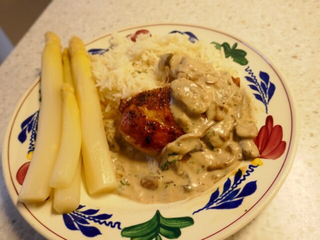 Kalkoenhaas en champignonroomsaus met een vleugje boursin