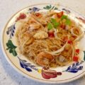Mihoen Singapore met grote garnalen.