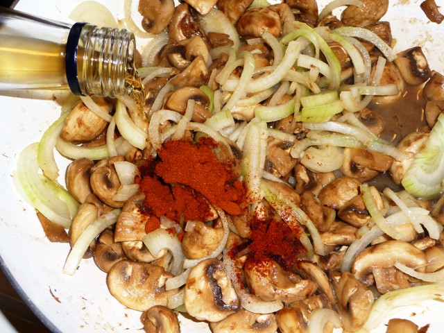 Champignons met knoflooksaus (zoals op de kerstmarkt)