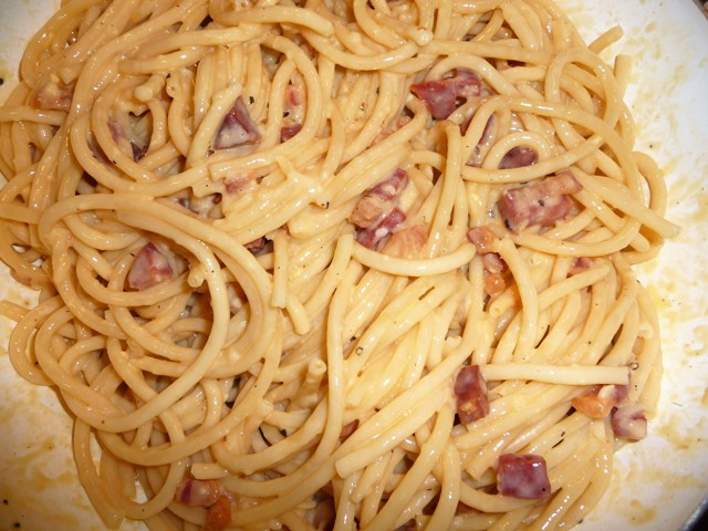 Pasta carbonara di prosciutto crudo