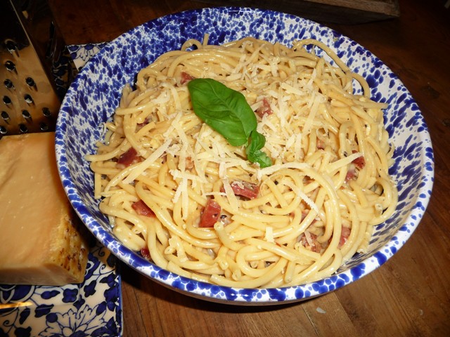 Pasta carbonara di prosciutto crudo